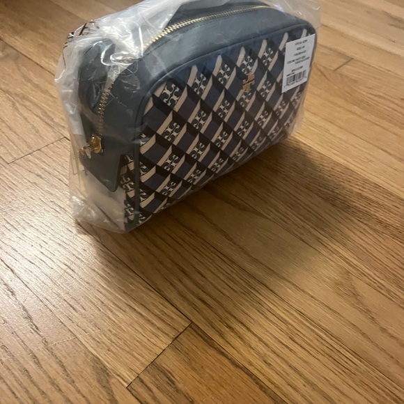 Tory Burch cosmetic bag (4.7"x4.7"x7.1") - Picture 3 of 8